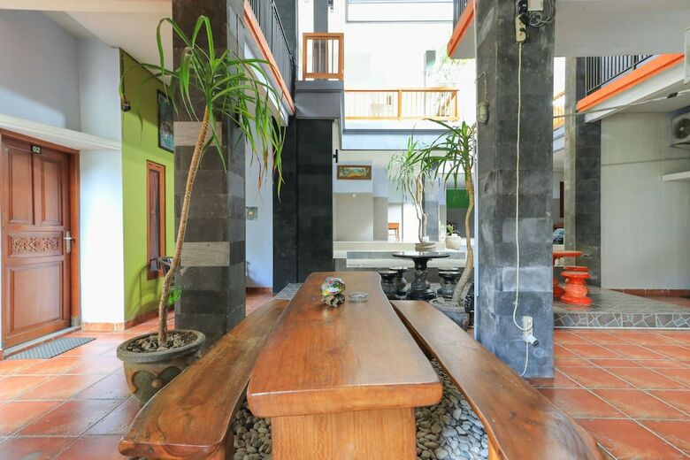 Hotel Deseruni Guest House