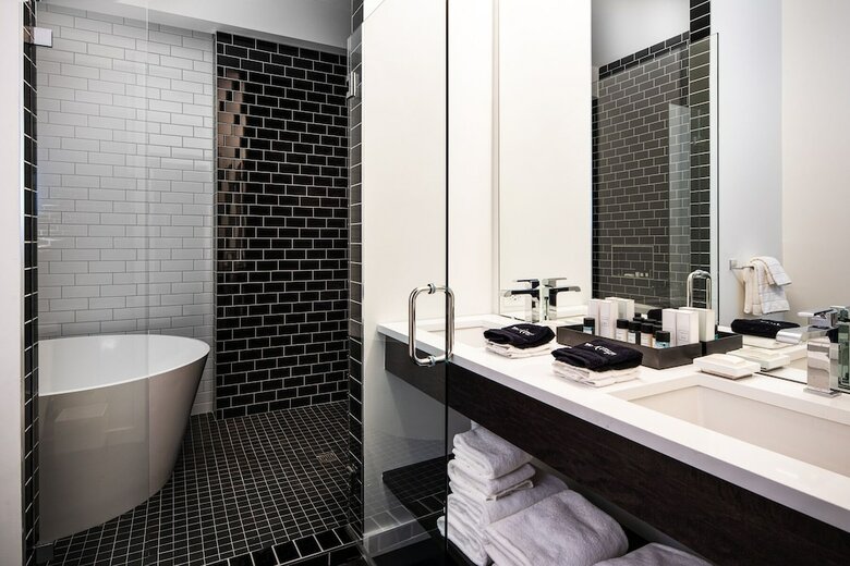 121 Hotel