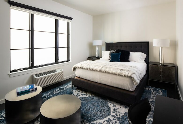 121 Hotel
