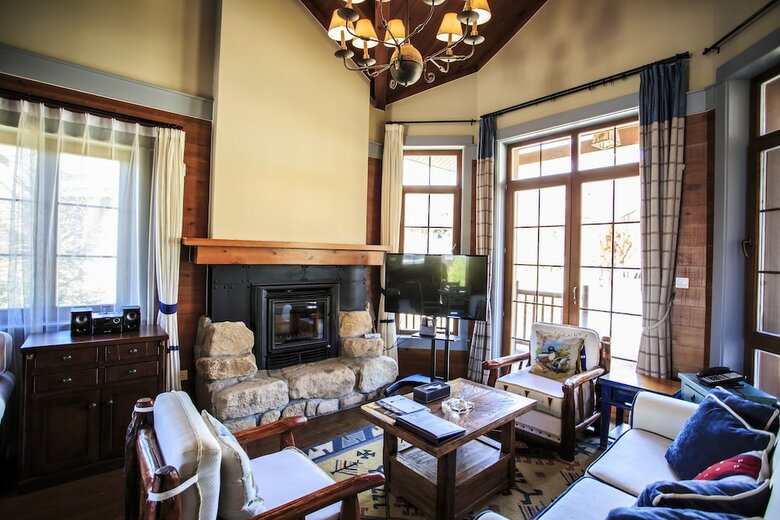 Orenda Teton Hotel