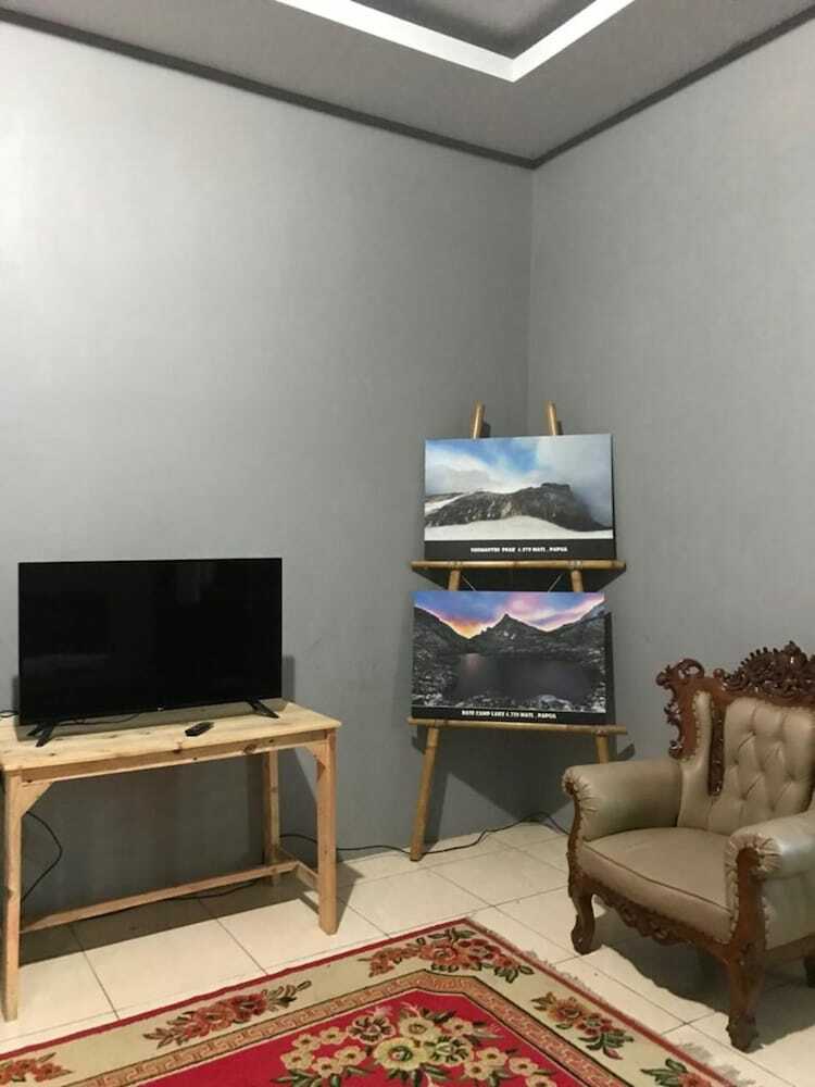 Hotel The Carstensz Homestay