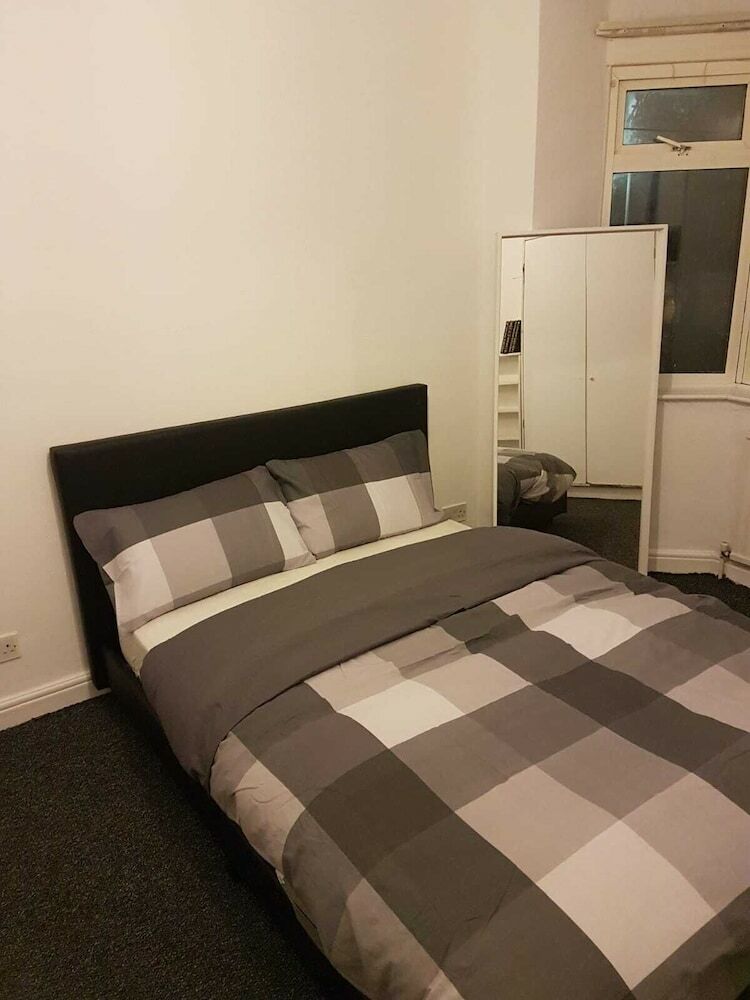 Hotel Budget House In Gants Hill