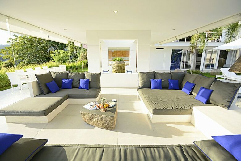 Villa L