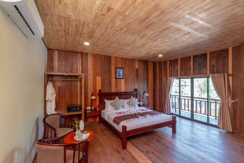 Hotel Family Wooden Boutique