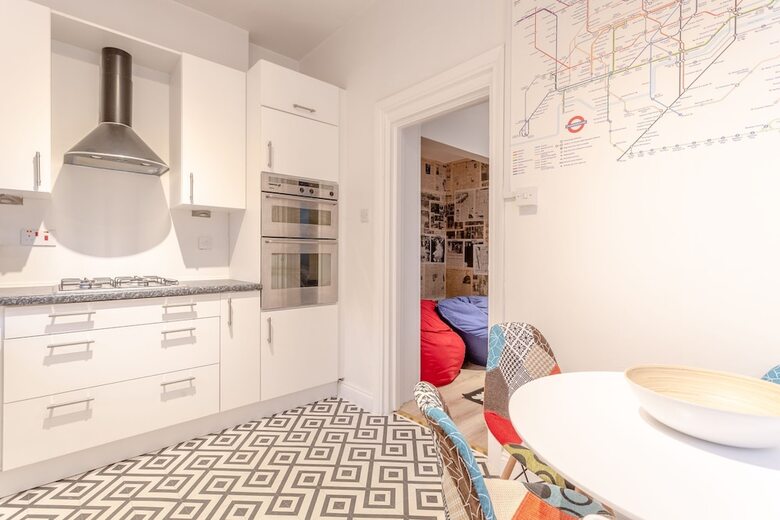 Elegant 2 Bedroom British Themed Apartment