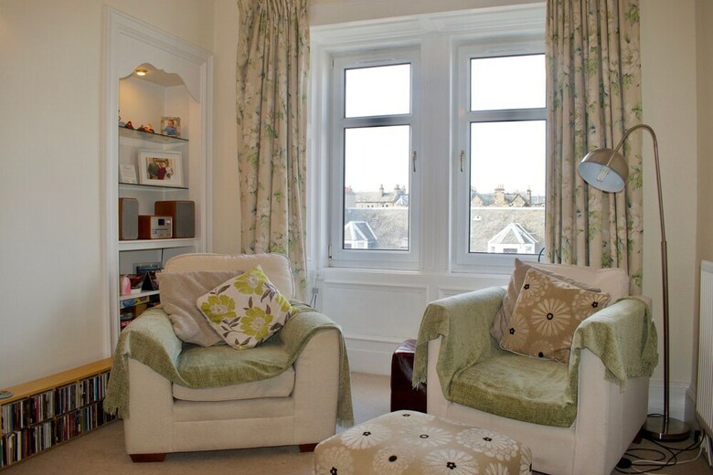 Spacious & Homely Dalry Apartment
