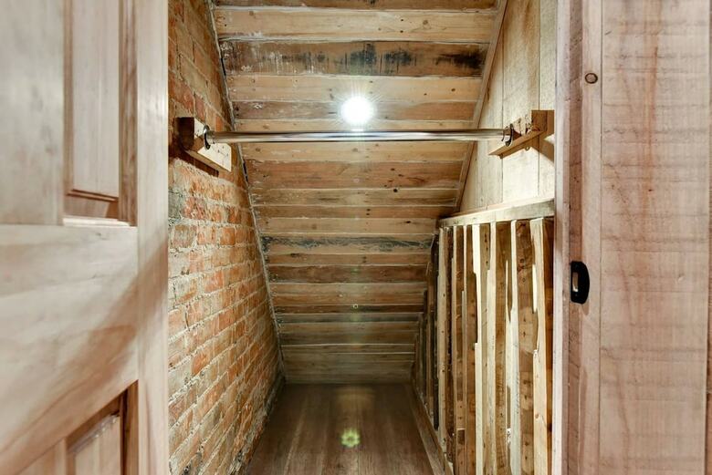 Modern Rustic Urban Oasis In Downtown Toronto
