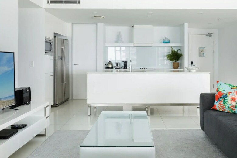 3 Bedroom Apartment With Breathtaking Views In Iconic Q1