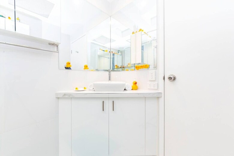 Lovely 1 Bedroom Apartment Close To Cbd