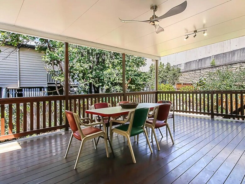 Charming Characterful Rustic-style Home Near The Gabba
