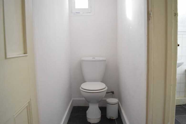 Spacious 4 Bedroom House Close To Tooting Station