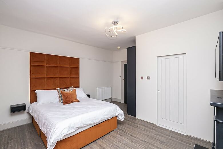 Pages Hotel & Guesthouse