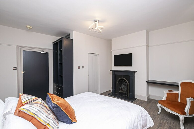 Pages Hotel & Guesthouse
