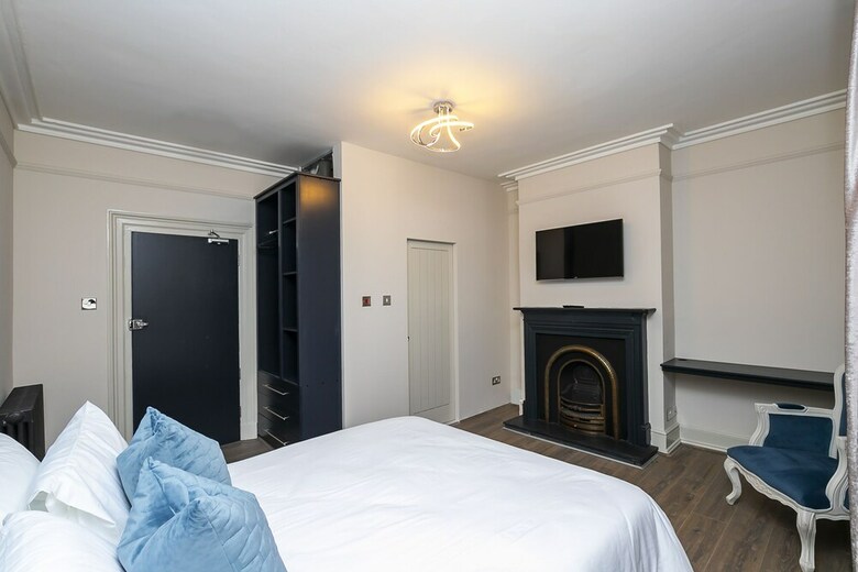 Pages Hotel & Guesthouse