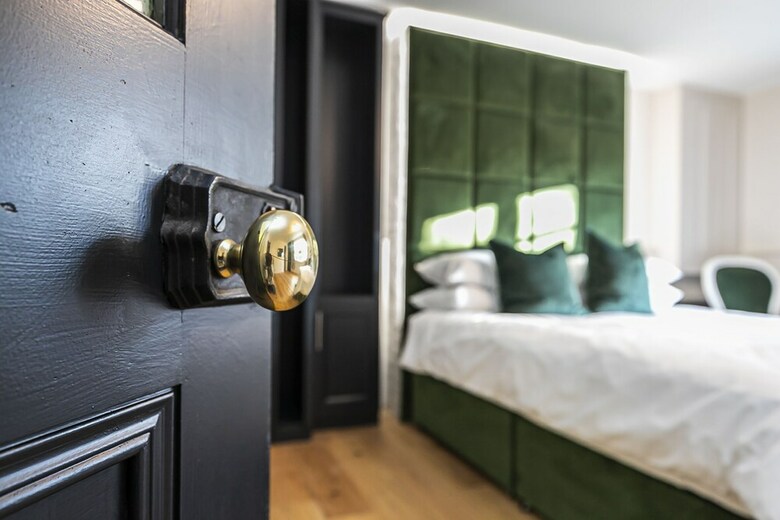 Pages Hotel & Guesthouse