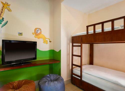 Hotel Coral Sea Holiday Village