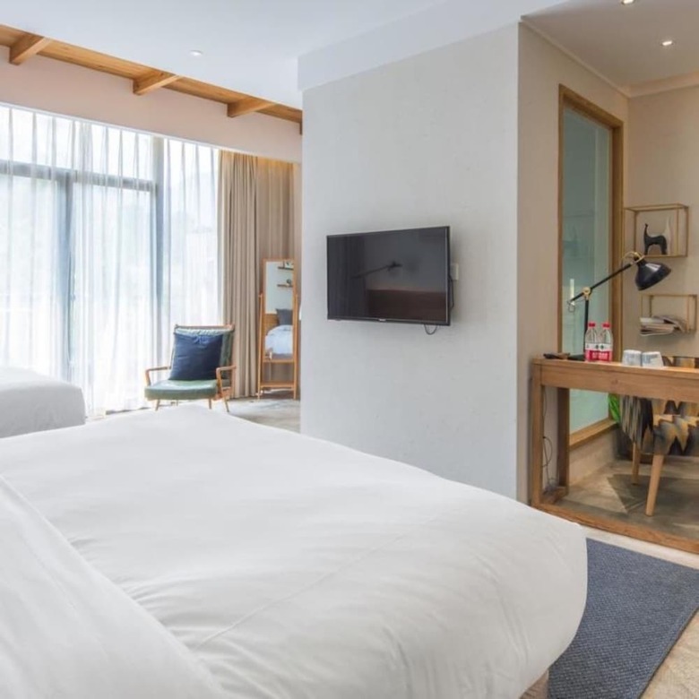 Floral Hotel  Elegant Stone Home Tiantai
