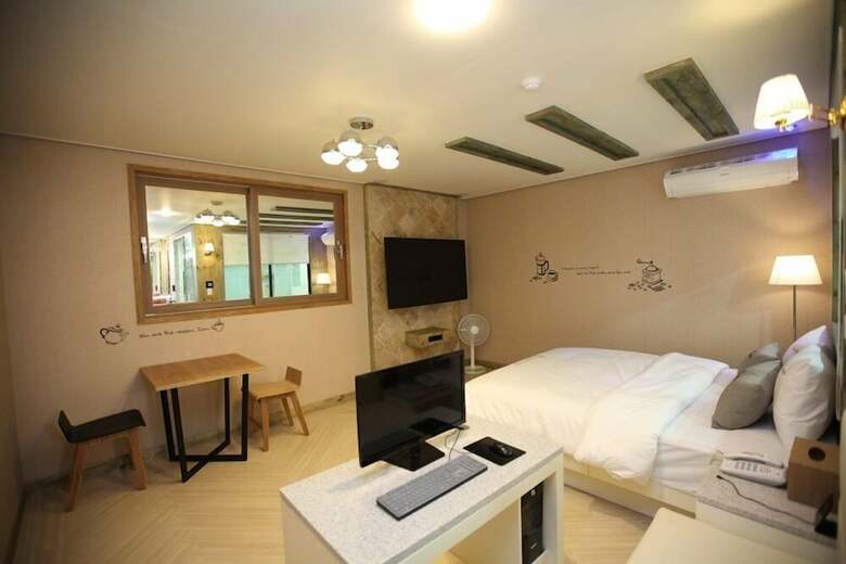 Cheonan Time Hotel
