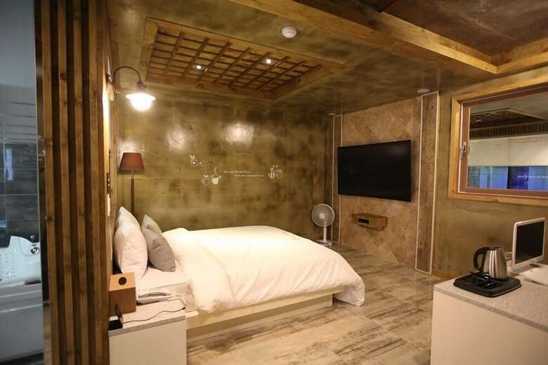 Cheonan Time Hotel