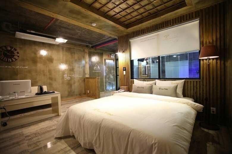 Cheonan Time Hotel