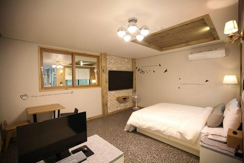 Cheonan Time Hotel