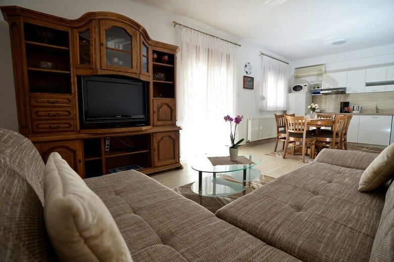 Apartment Isic