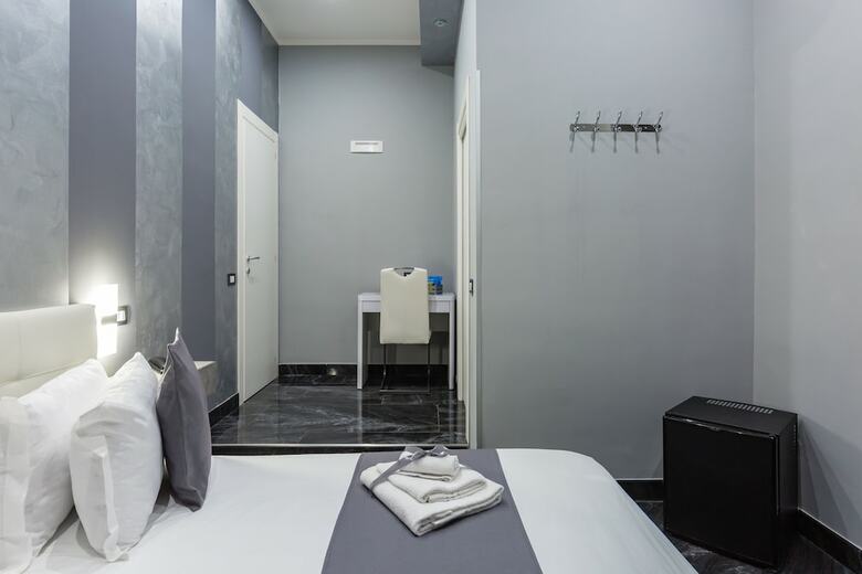 Hotel Bella Napoli Suites