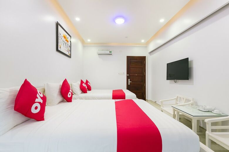 Oyo 652 Monaco Hotel
