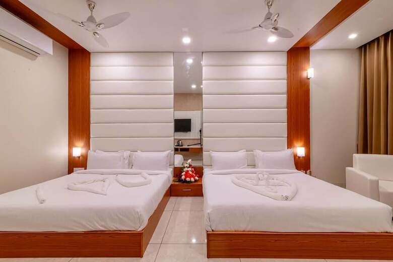 Hotel Savitri Resorts
