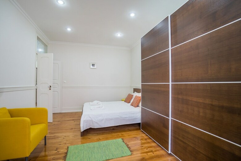 Colorful And Bright 3 Apartment