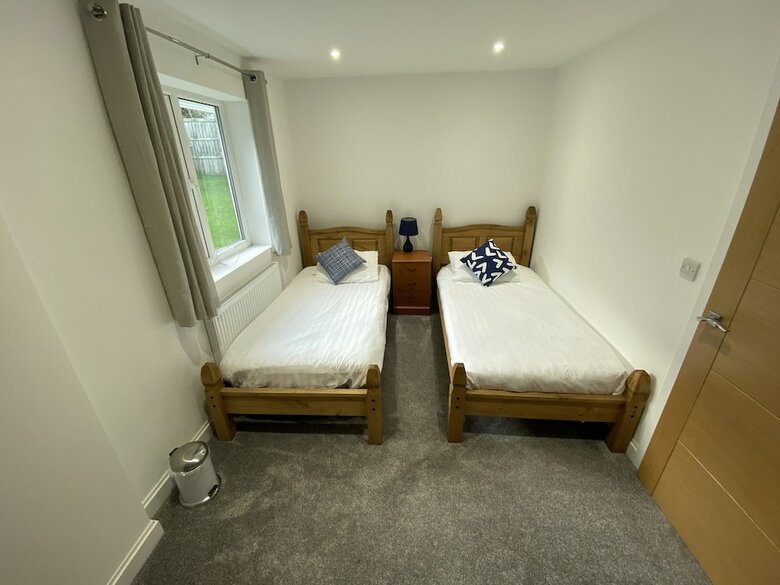 Ty Gwyn - 4 Bedroom Holiday Home
