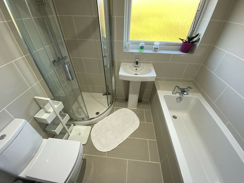 Ty Gwyn - 4 Bedroom Holiday Home