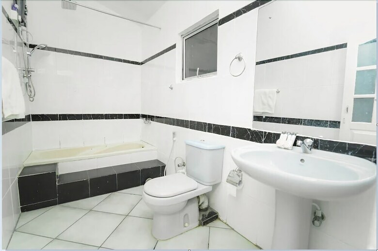 Hotel Oyo 464 Tropicana Residence