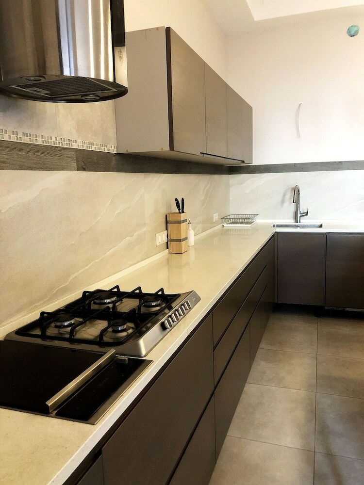 3 Bedroom Apartment Leon Muk4b