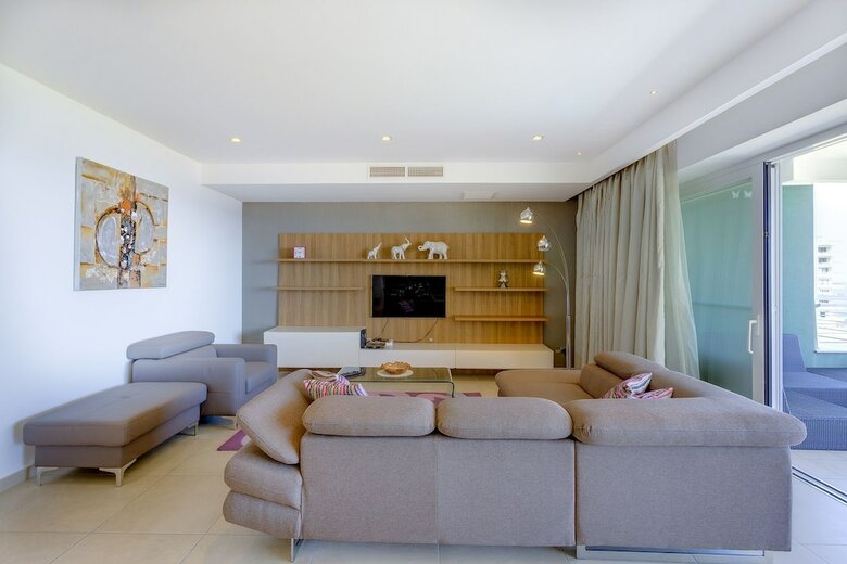 Apartamentos Luxury Seafront Oasis In Central Sliema W/ Pool
