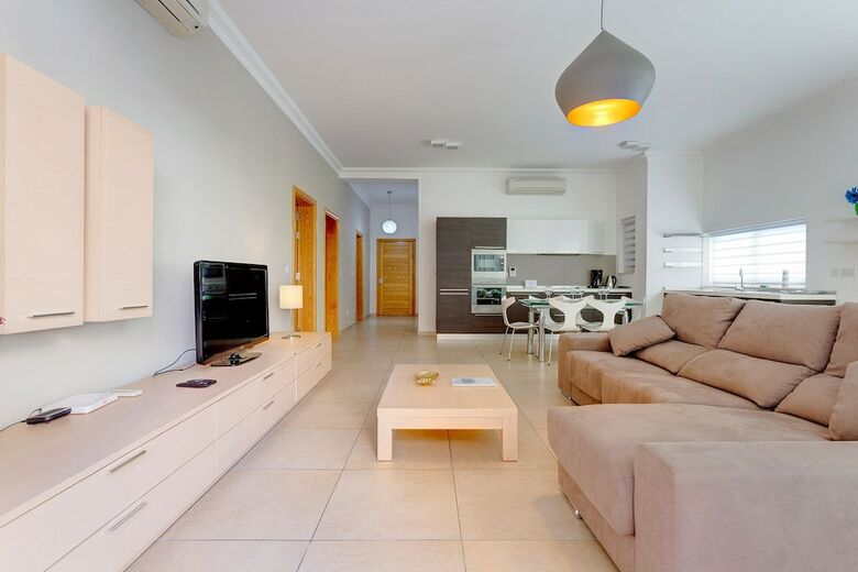 Superb Apartment In Fort Cambridge With Pool