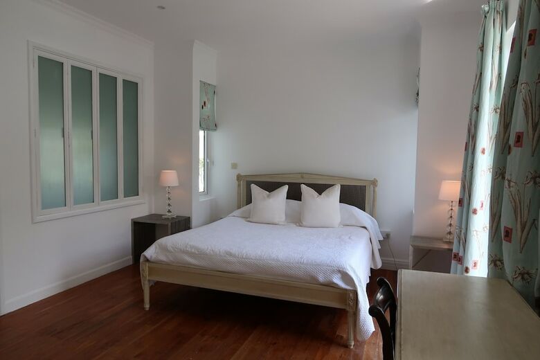 Hotel Criollo House