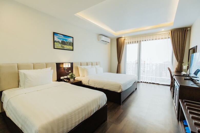 Paragon Noi Bai Hotel And Pool