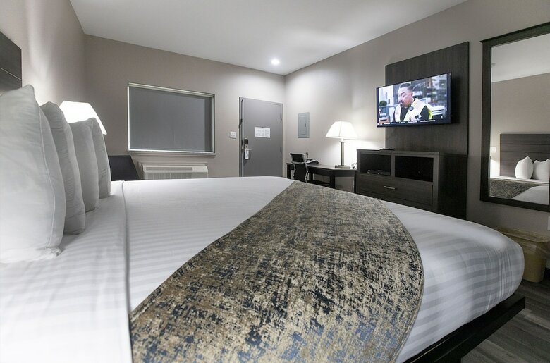 Hotel Express Inn