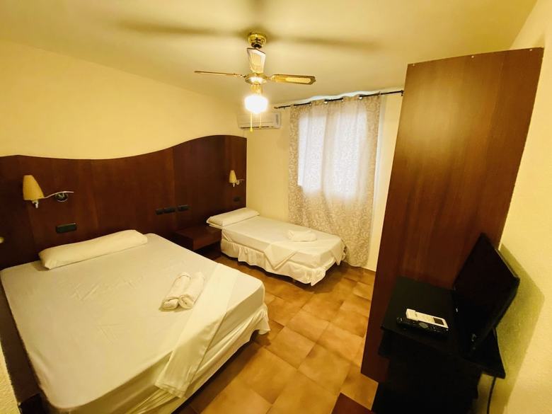 Ah Hotel
