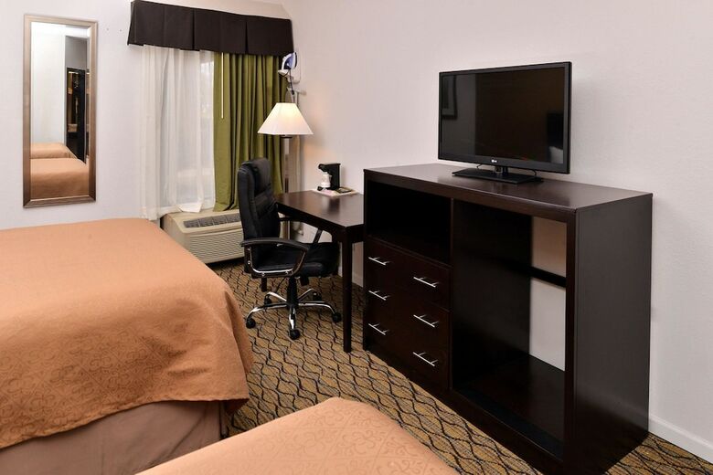 Hotel Quality Inn & Suites