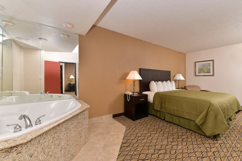 Hotel Quality Inn & Suites