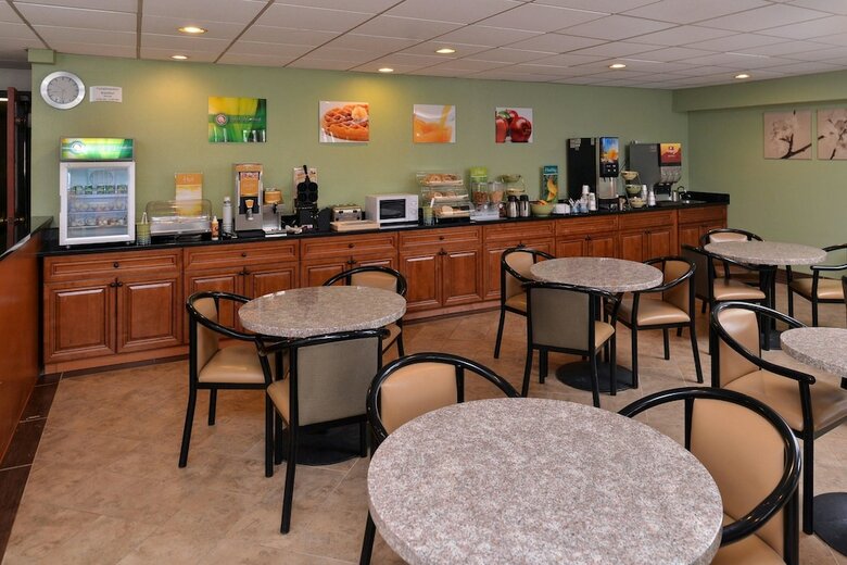 Hotel Quality Inn & Suites