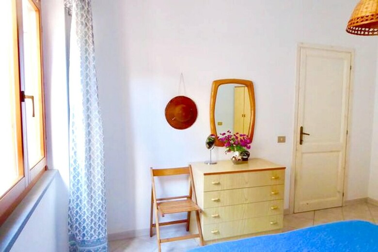 Apartment With 3 Bedrooms In Cala Gonone