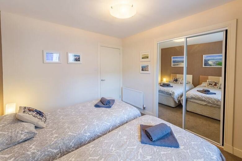 Contemporary Holyrood Apartment