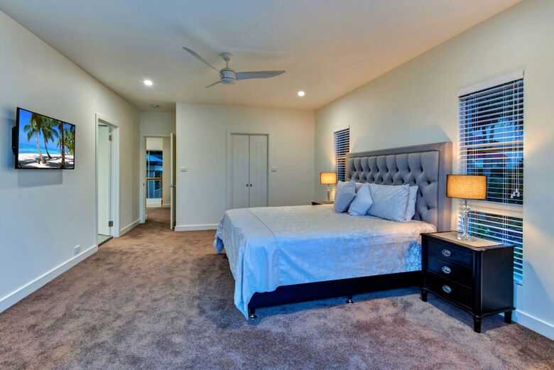 New La Bella Waters 1 Wide Ocean Views