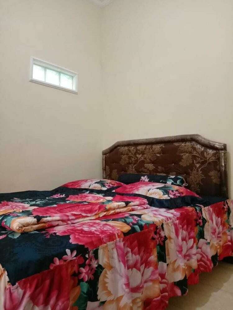 Hotel Lestary Homestay