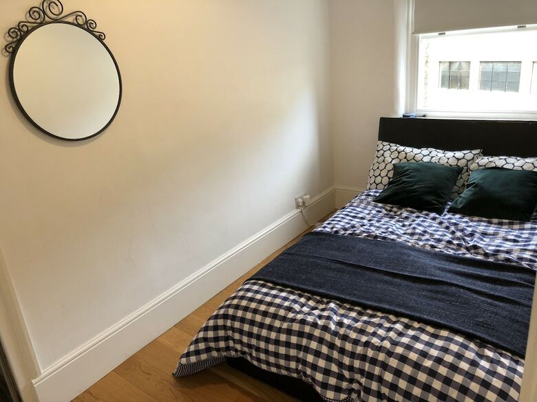 3 Bedroom Apartments Wells Street