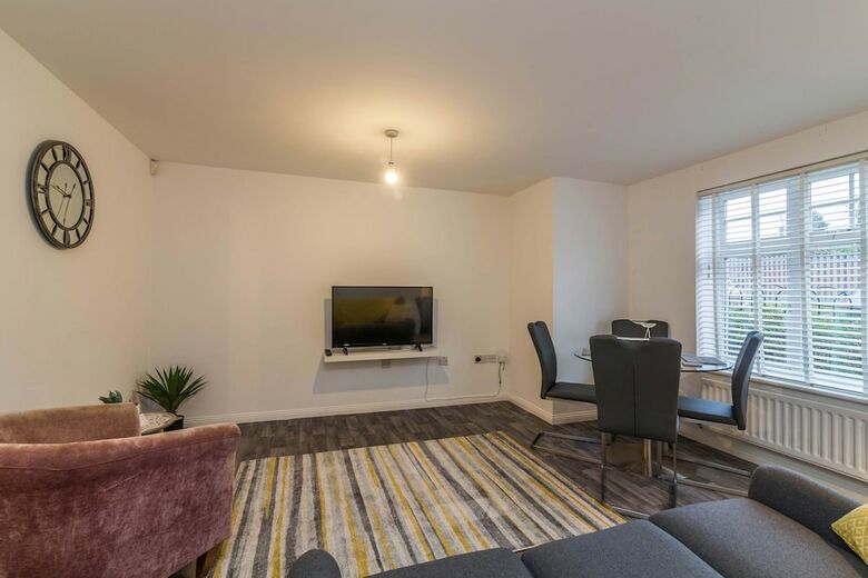 Tudor By Kcd Apartments