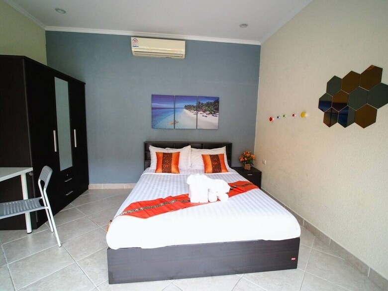 2bdr Majestic Villa - 300 From Beach